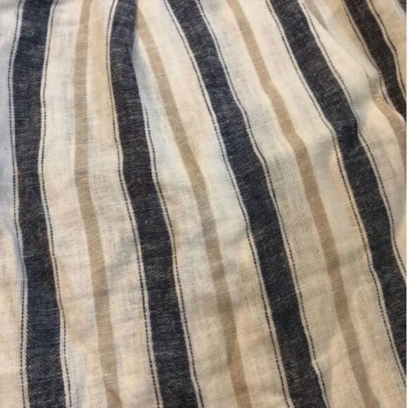 Women's NWT Love Tree Striped Linen Shorts with Belt - Picture 4 of 8